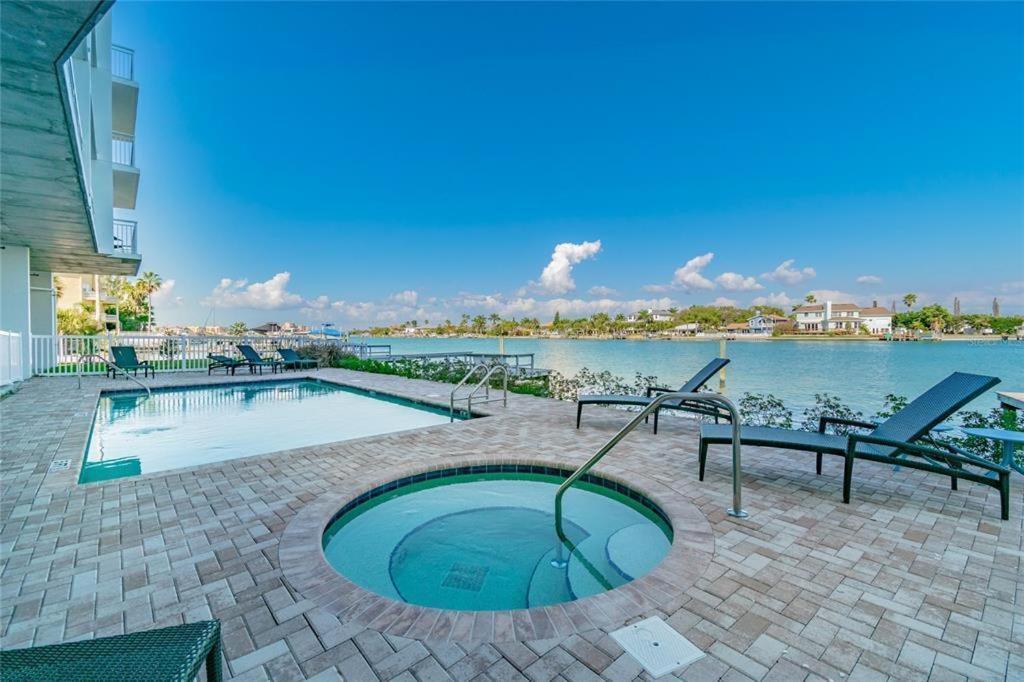 Villa Oceana 305 East St. Pete Beach Exterior foto