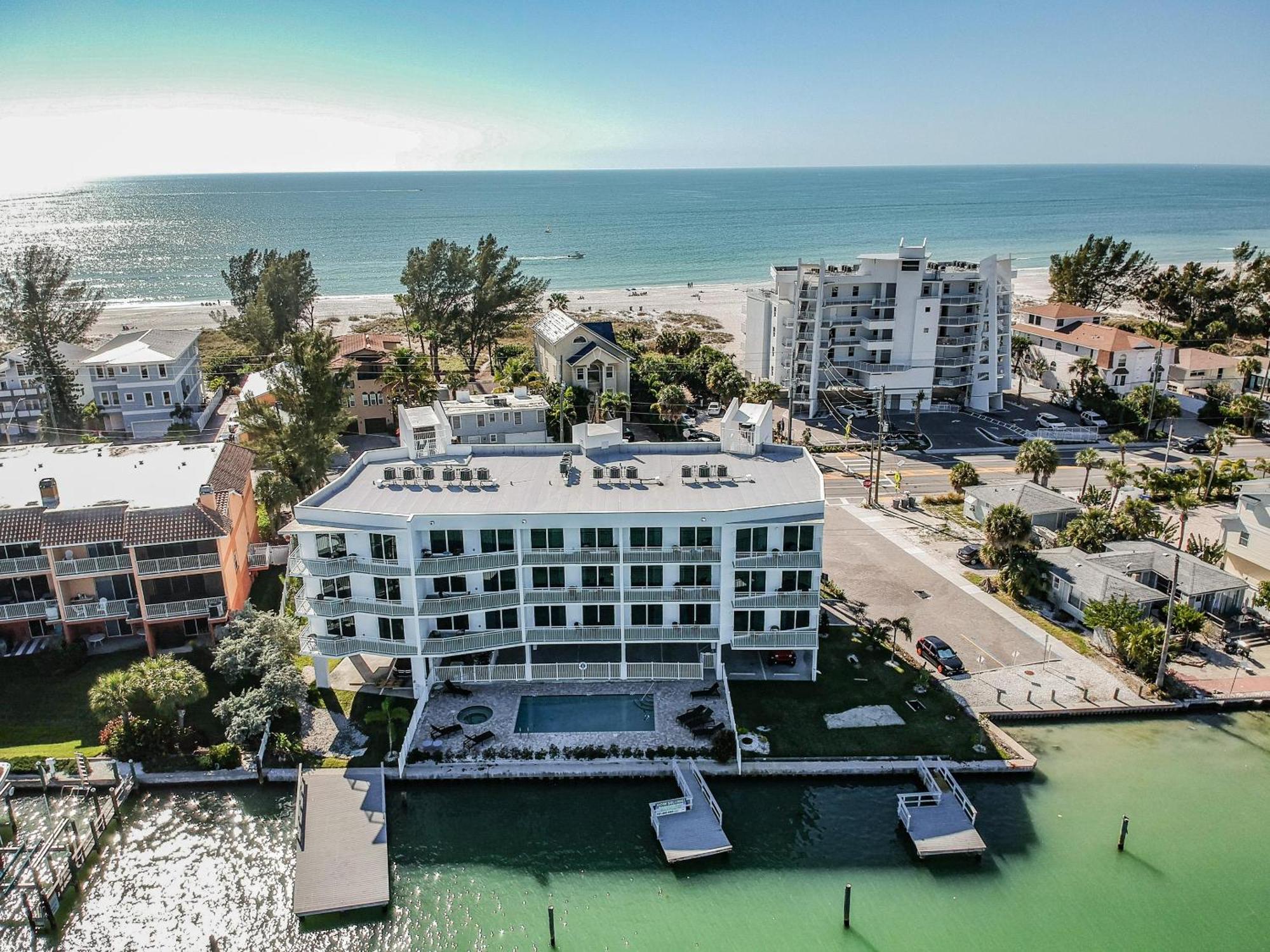 Villa Oceana 305 East St. Pete Beach Exterior foto
